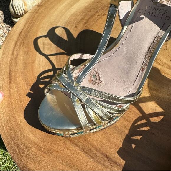 VINCE CAMUTO Womens Cork Wedge Sandal Heels in Patent Leather Gold Size 5.5 - Picture 5 of 7